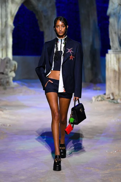 Look 3